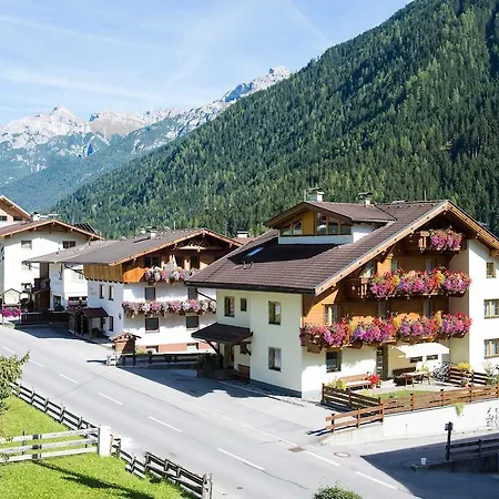 Bergwelt 3* نيوستيف ام ستوبيتا